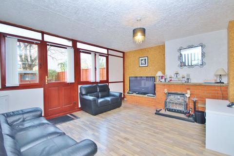 3 bedroom maisonette for sale, Salford House, London