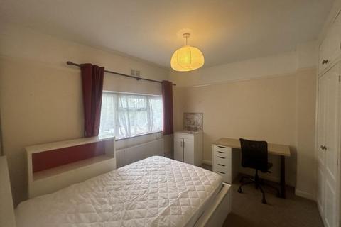 5 bedroom house to rent, 16 Ashwood Road Englefield Green Egham Surrey