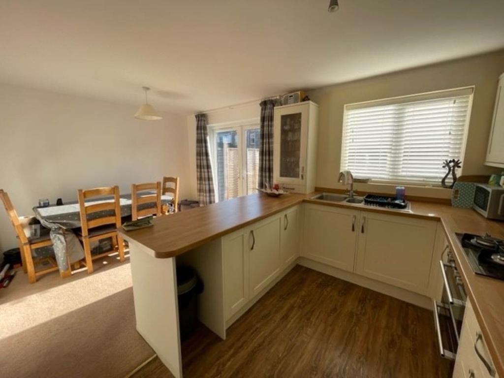 Thornbury Drive, Uphill... 4 bed house £1,600 pcm (£369 pw)
