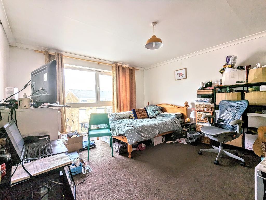 Pelham Road, Wimbledon, London, SW19 1NP Flat £850 pcm (£196 pw)