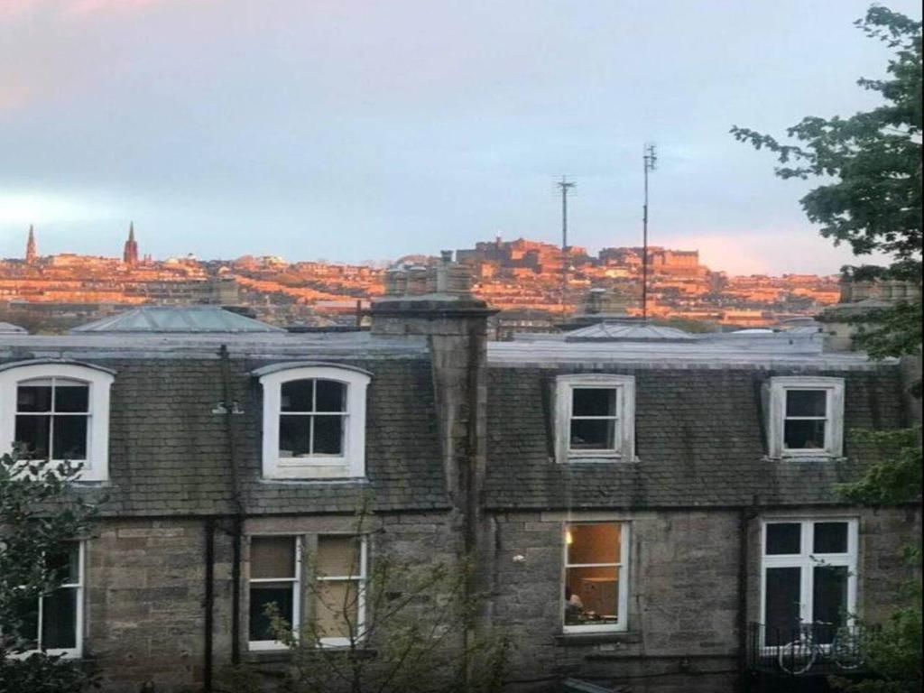 Eildon Terrace, Inverleith, Edinburgh 1 bed flat £945 pcm (£218 pw)
