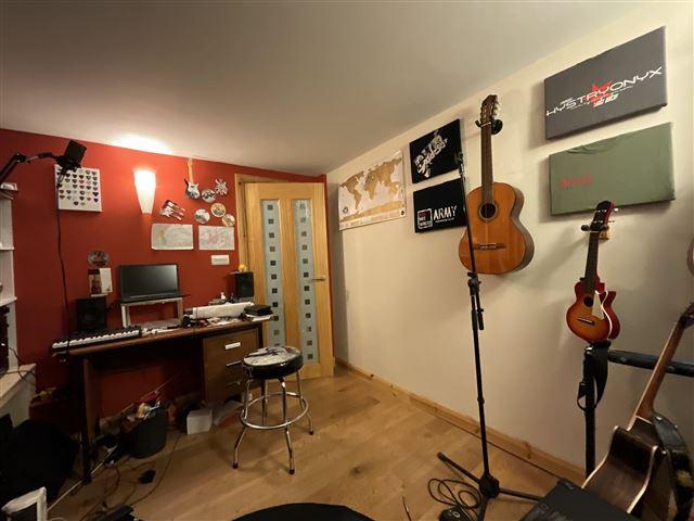 Annex occasional room/music room