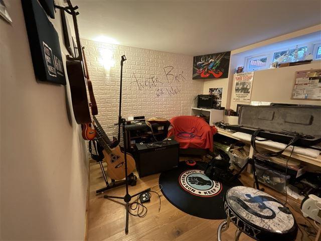 Annex occasional room/music room