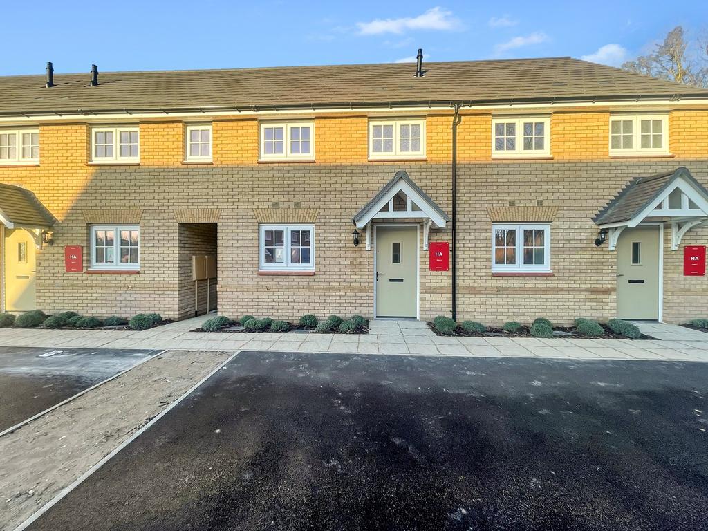 Conybeare Road, Barrington, Cambridge, CB22 3 bed terraced house £186,000