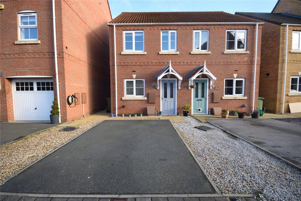 Springfield Drive, Lofthouse, Wakefield 2 bed semidetached house £
