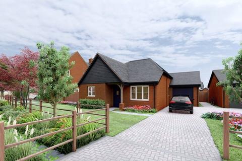 3 bedroom bungalow for sale - Hartpury, 47 Summer Fields, Summer Lane, Pagham, PO21