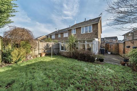 9 Ash Close, Ashford, TN23 3JU