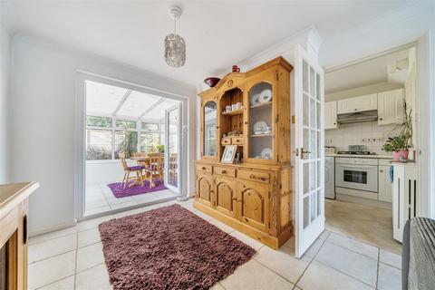 9 Ash Close, Ashford, TN23 3JU