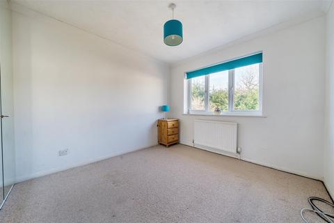 9 Ash Close, Ashford, TN23 3JU