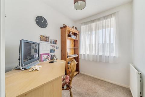 9 Ash Close, Ashford, TN23 3JU