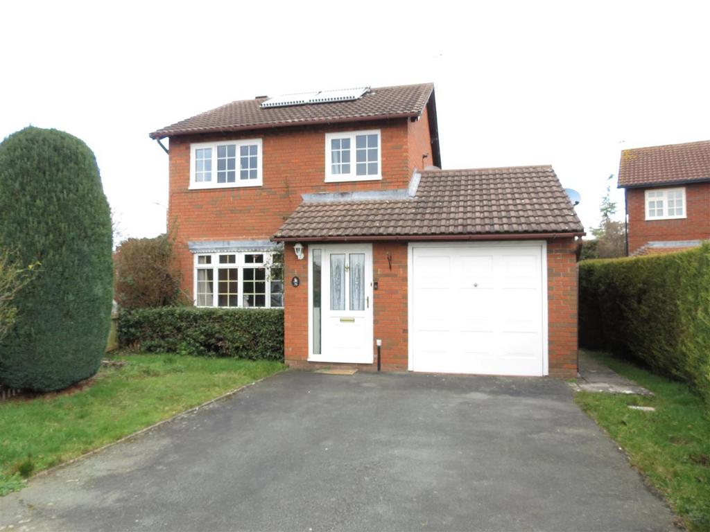 Carlton Close, Bicton Heath, Shrewsbury 3 bed detached house for sale