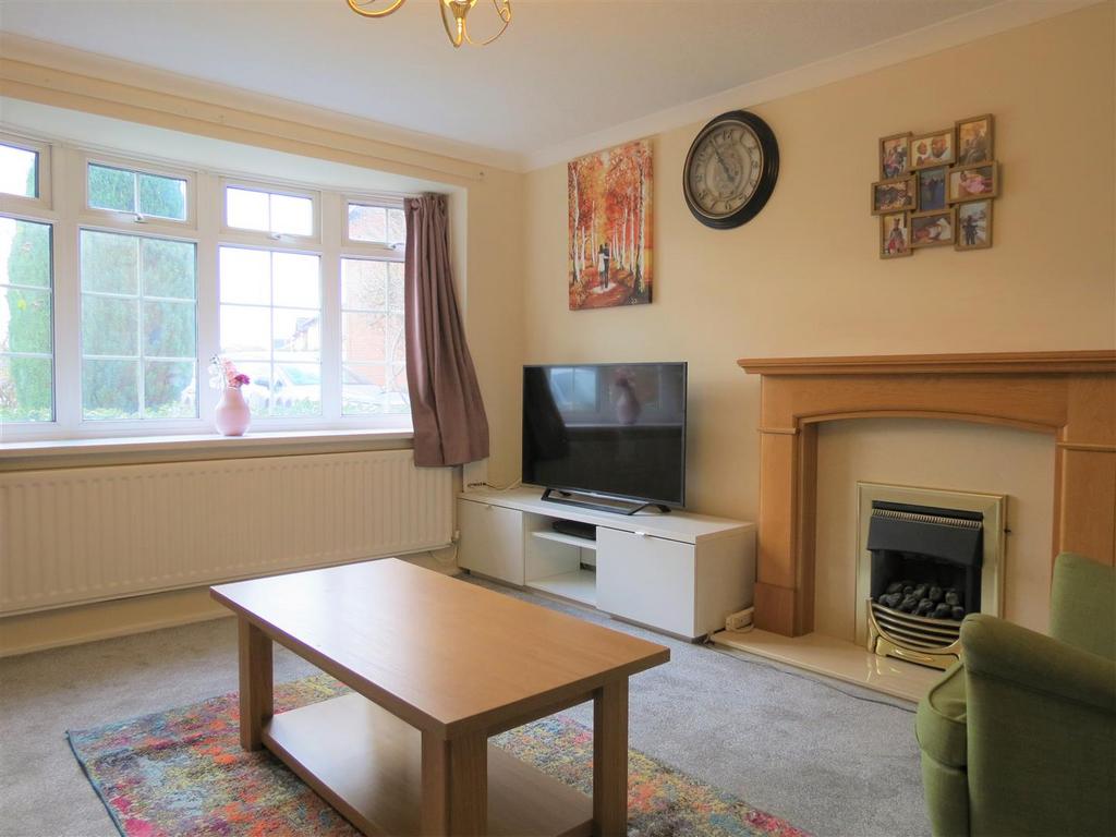 Carlton Close, Bicton Heath, Shrewsbury 3 bed detached house for sale £310,000