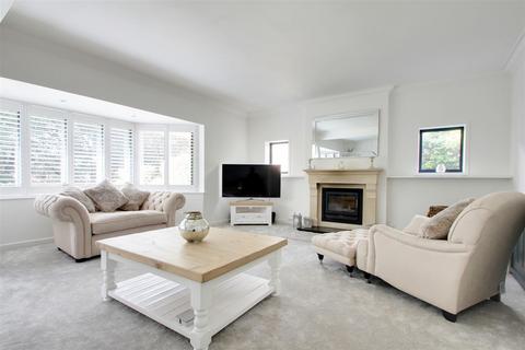 38 Ilex Way, Goring By Sea, Worthing, BN12 4UY