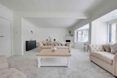 38 Ilex Way, Goring By Sea, Worthing, BN12 4UY