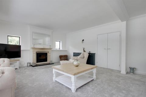 38 Ilex Way, Goring By Sea, Worthing, BN12 4UY