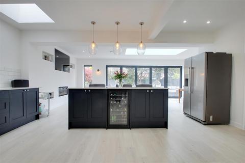 38 Ilex Way, Goring By Sea, Worthing, BN12 4UY