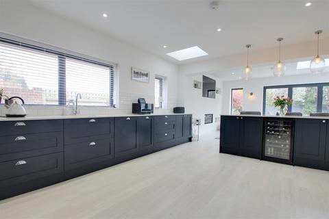 38 Ilex Way, Goring By Sea, Worthing, BN12 4UY
