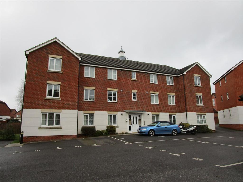 Sachfield Drive, Chafford Hundred, Grays 2 Bed Flat - £1,200 Pcm (£277 Pw)