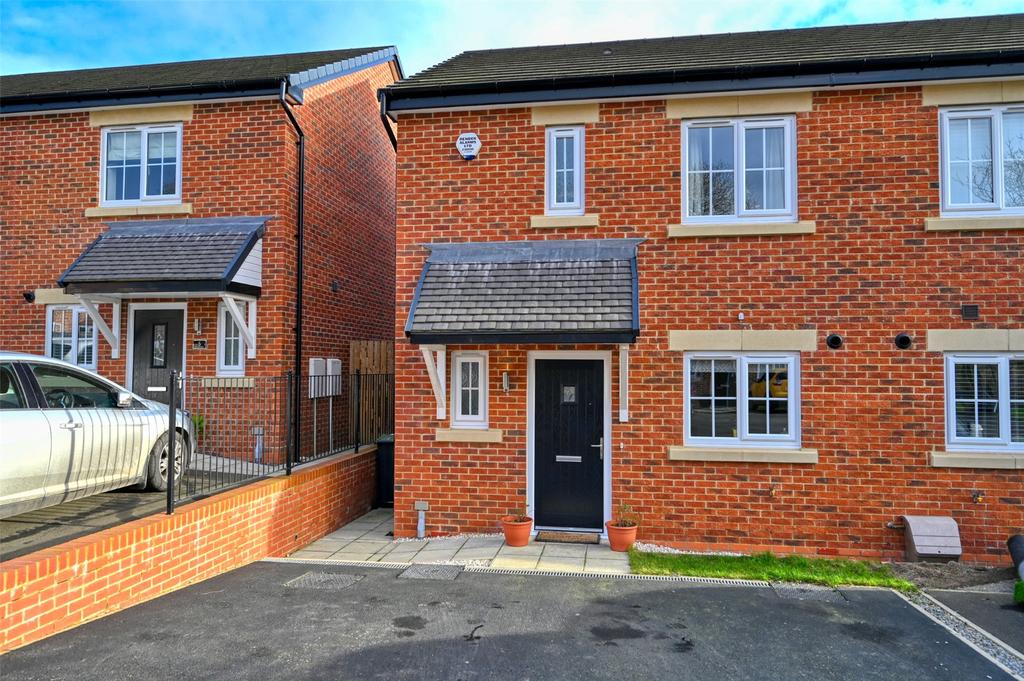 Clover Court, Heighington Village... 3 bed end of terrace house £74,000