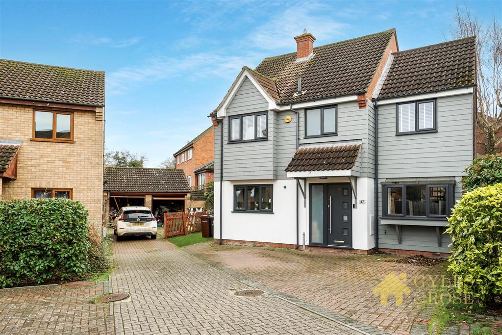 Gainsborough Drive 4 bed detached house for sale £385,000