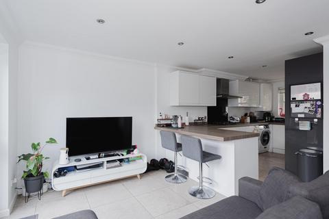 15 Manor Crescent, Epsom, KT19 7EE