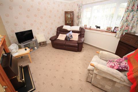 2 bedroom semi-detached bungalow for sale - Kingsway, Wrose, Bradford