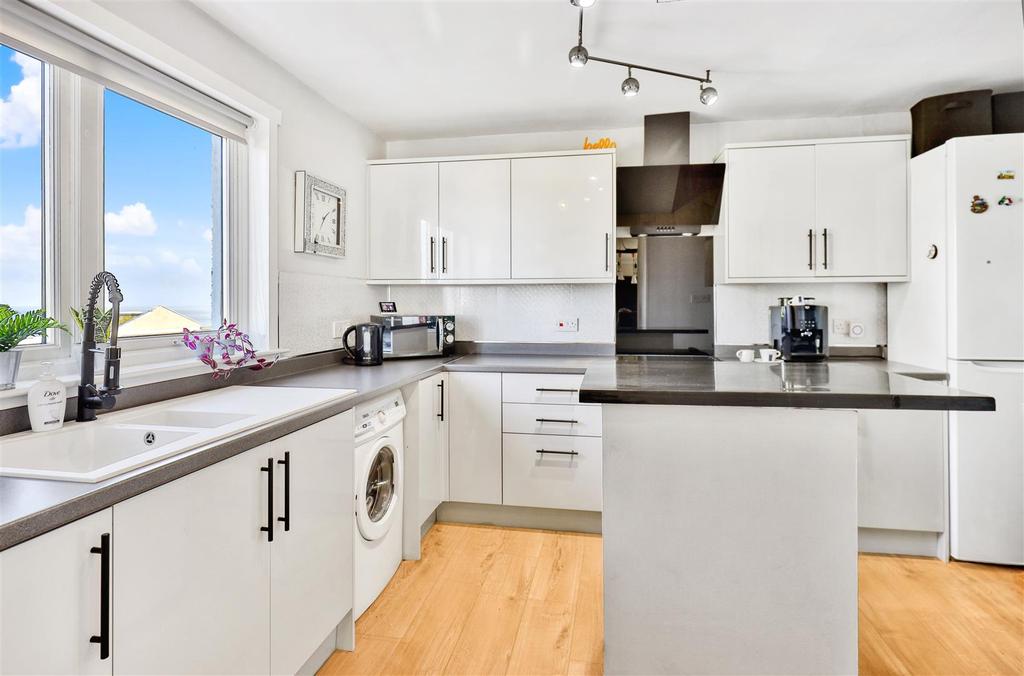 Eastcliffe, Spittal, BerwickUponTweed 3 bed end of terrace house £