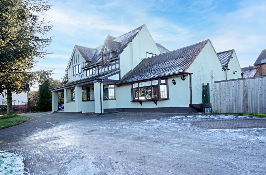Chester Road, Aldridge, Walsall 4 bed detached house £700,000