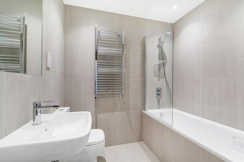 Flat 1, 98 Birchanger Road, London, SE25 5BG
