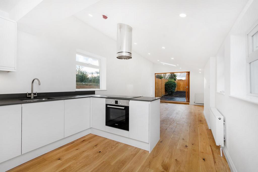 Flat 1, 98 Birchanger Road, SE25 5 BH-3.jpg
