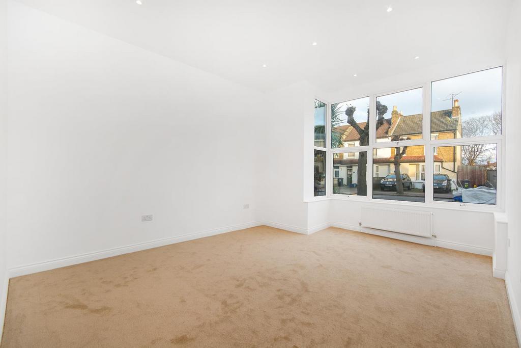 Flat 1, 98 Birchanger Road, SE25 5 BH-6.jpg
