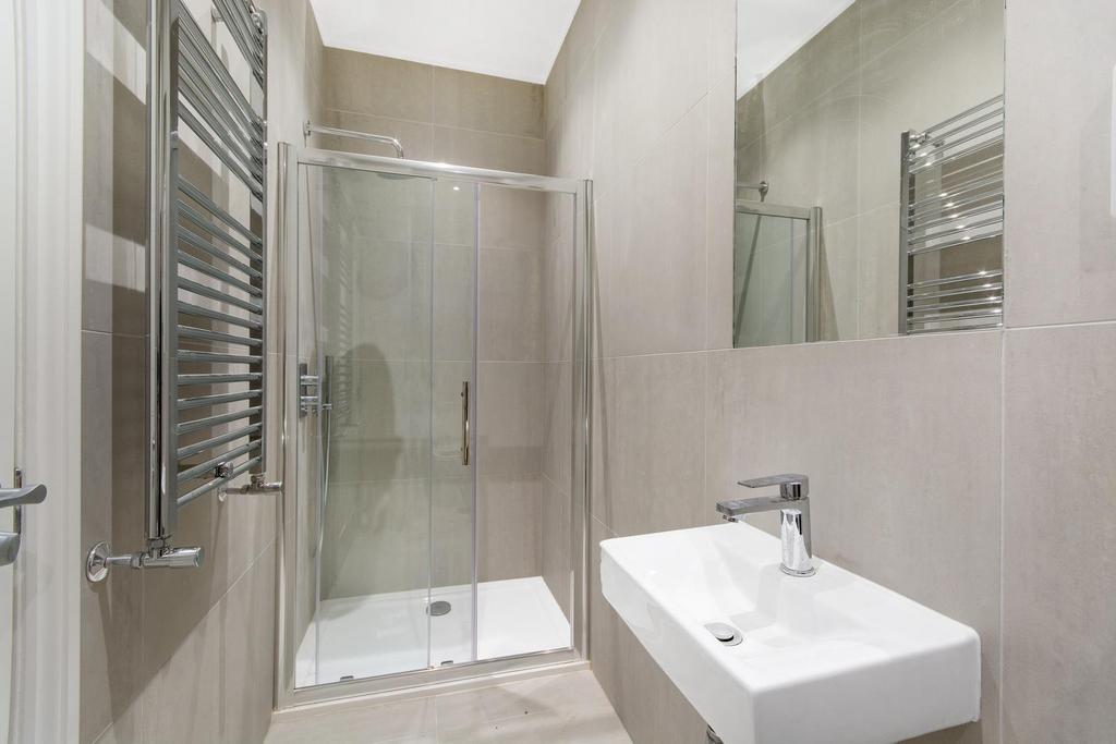 Flat 1, 98 Birchanger Road, SE25 5 BH-7.jpg