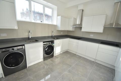 undefined, Room 4 - Uxbridge Road W12