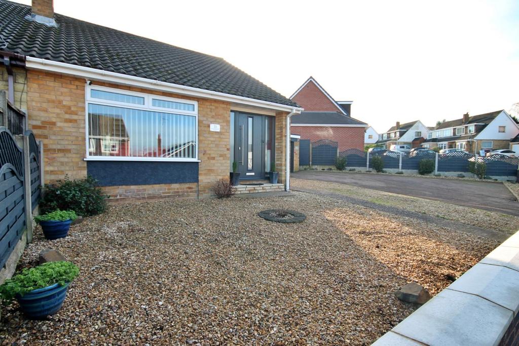 St. Leonards View, Polesworth, Tamworth 3 bed semidetached bungalow