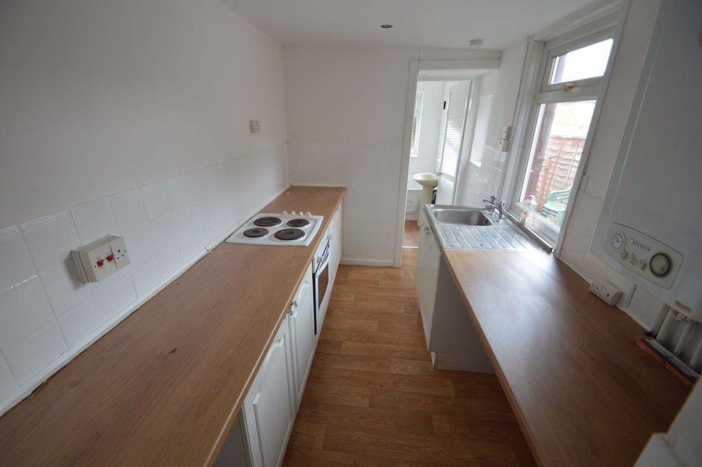 Adelaide Street, Brierley Hill 3 bed terraced house £650 pcm (£150 pw)