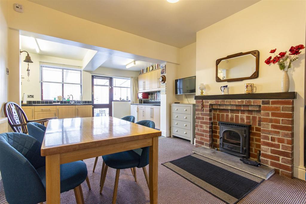 Park House Road, Lower Pilsley... 2 bed terraced house £149,950