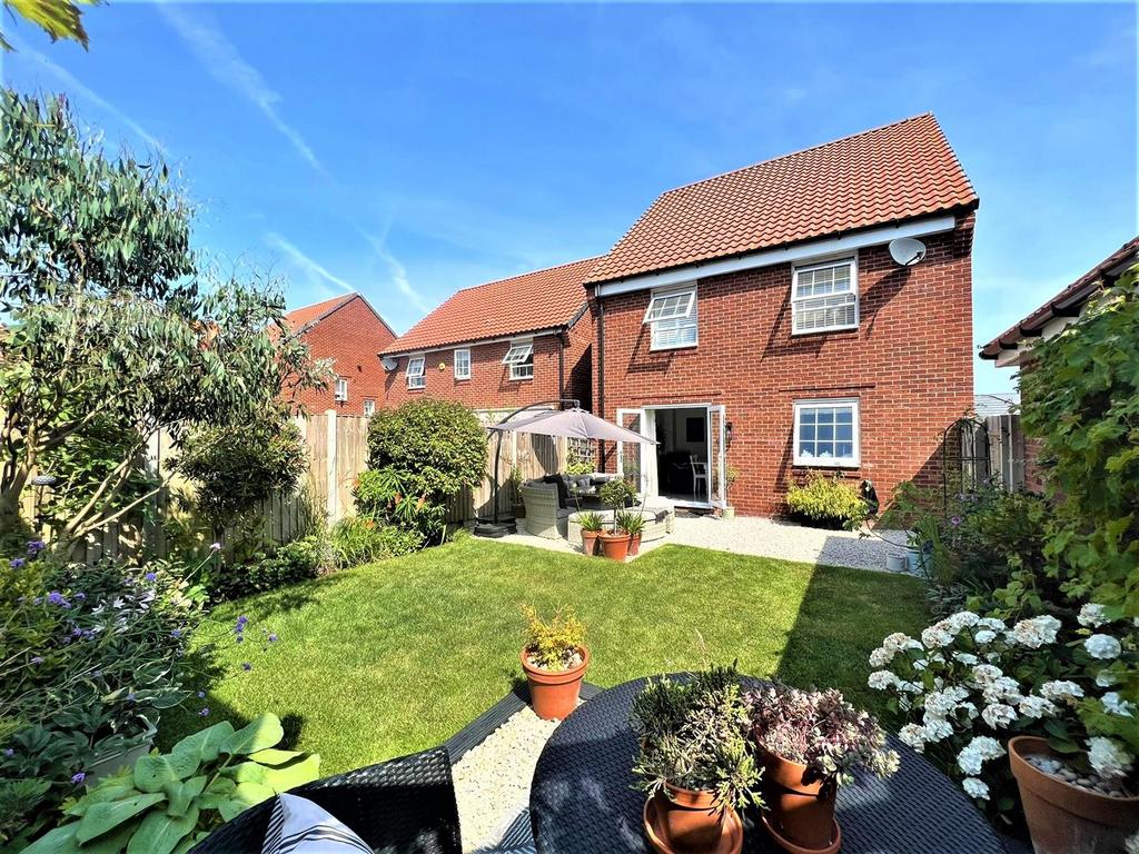 Oak Drive, Southminster 4 bed detached house for sale £435,000