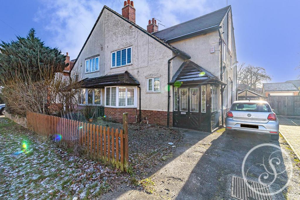Nunroyd Road, Moortown, Leeds 3 bed flat £250,000