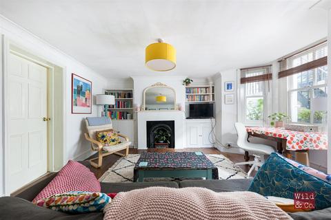 16a Dunlace Road, London, E5 0NE