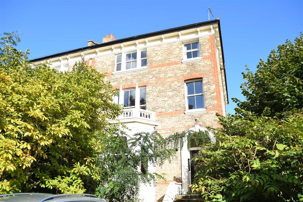 The Barons, St Margarets Village 1 bed apartment for sale £450,000