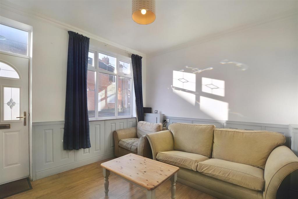 Graham Street, Ilkeston 3 bed end of terrace house £140,000