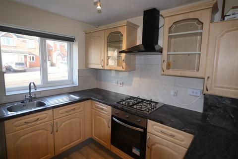 2 bedroom end of terrace house to rent, Woodruff Way, Walsall