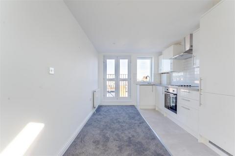 2 bedroom flat for sale, Blenheim Road, London