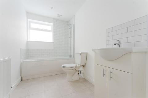 1 bedroom flat for sale, Blenheim Road, London