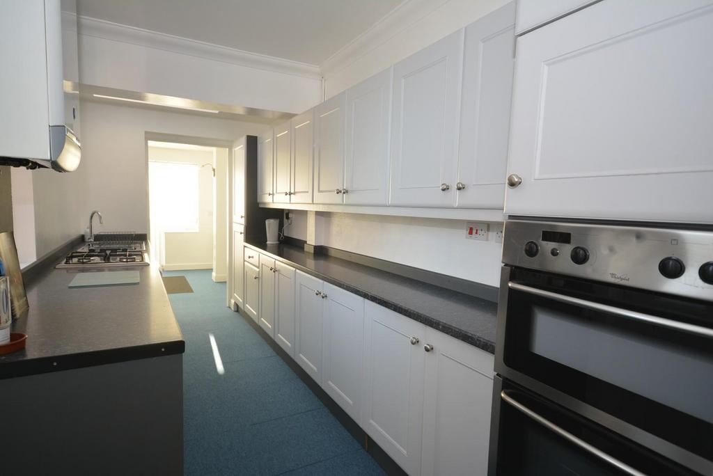Kitchen 01.jpg