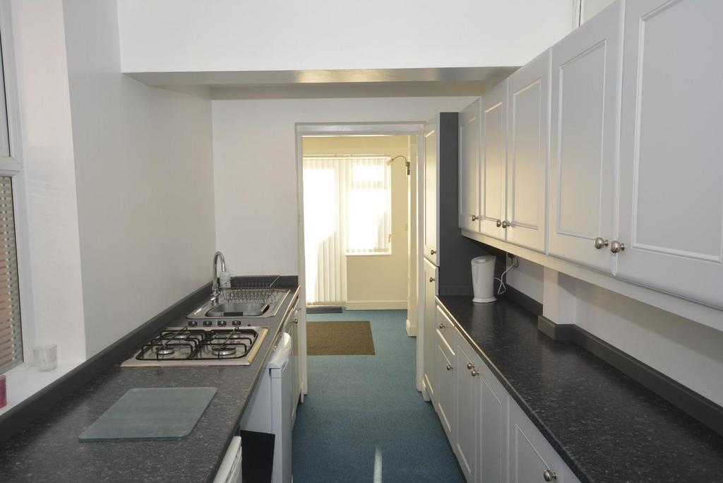 Kitchen 02.jpg