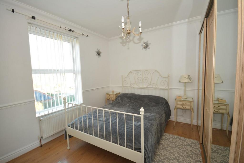 Bed 1.jpg