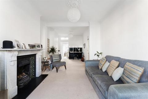32 Barrett Road, London, E17 9ET