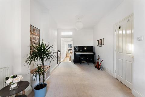 32 Barrett Road, London, E17 9ET