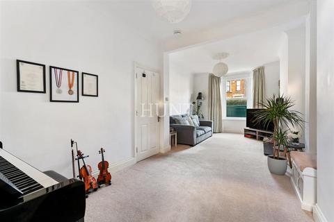 32 Barrett Road, London, E17 9ET